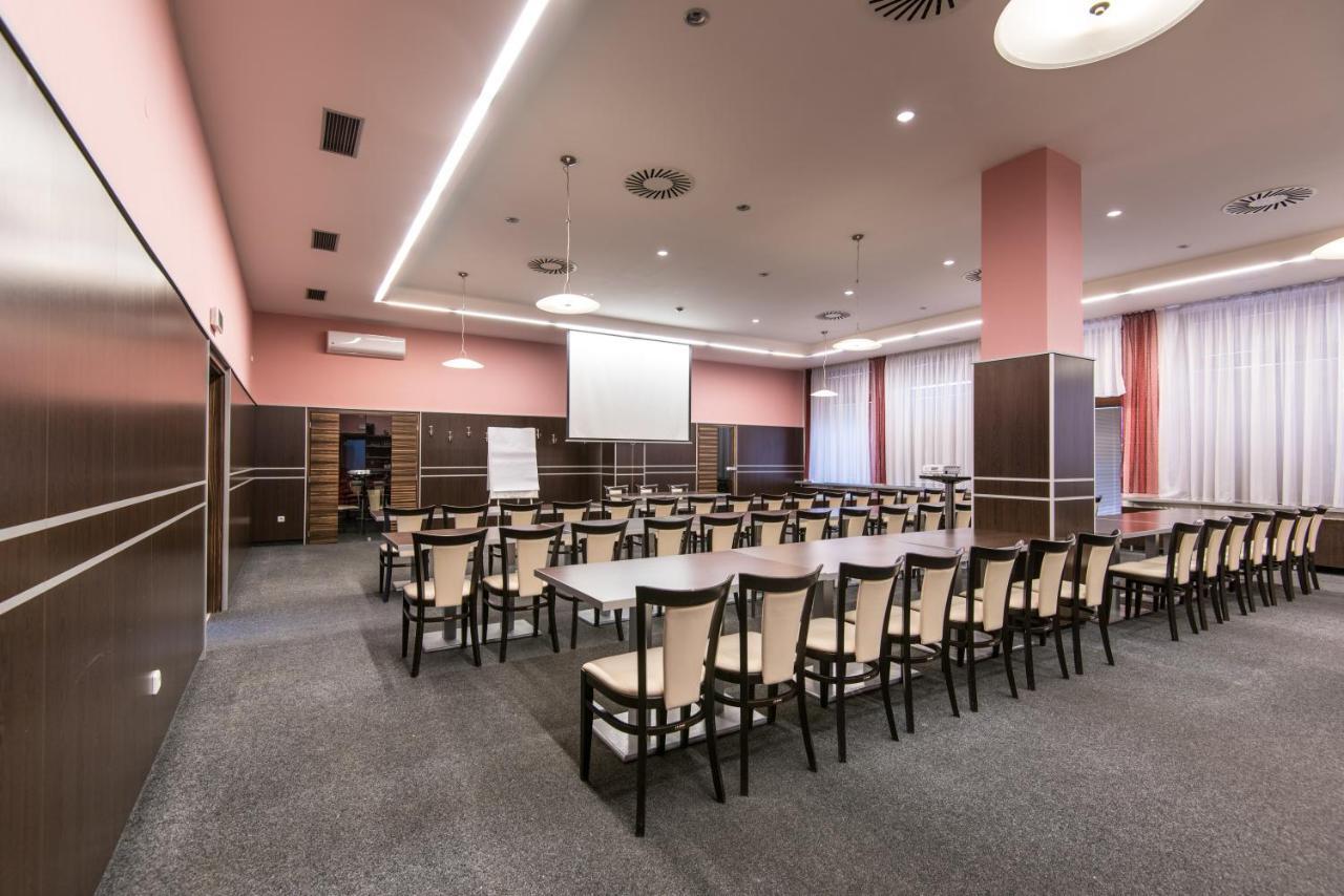 Hotel Grand Uherské Hradiště Eksteriør billede